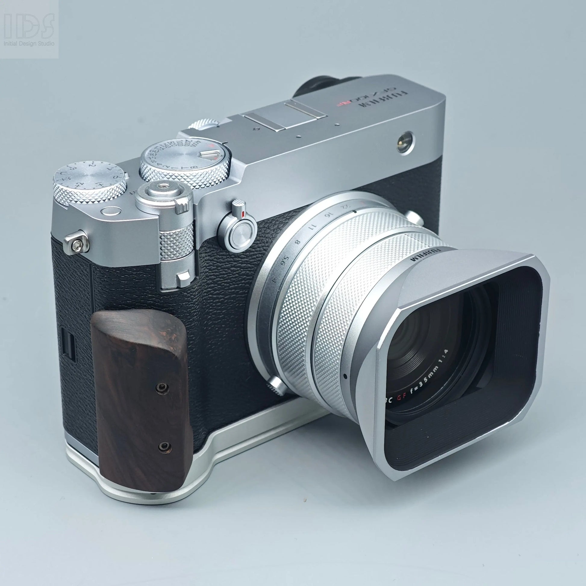 IDSworks modular Grip & Base plate for Fujifilm GFX100RF IDS initial design studio