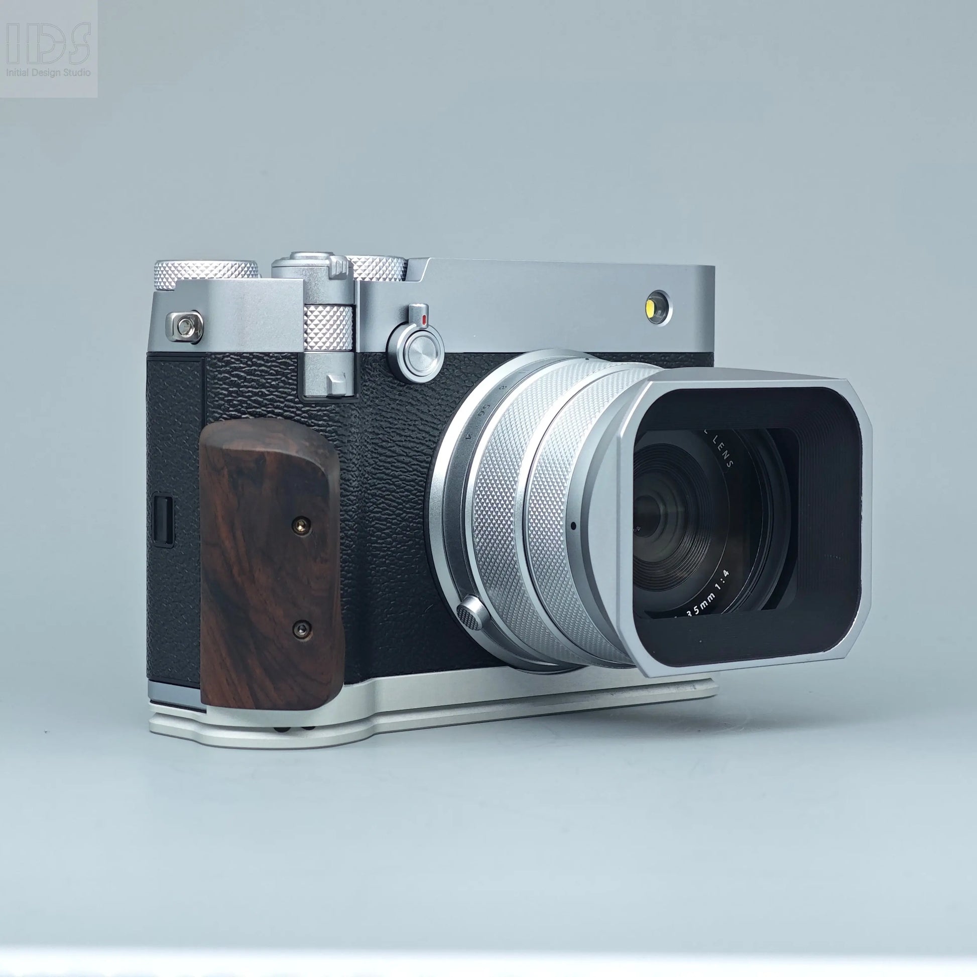 IDSworks modular Grip & Base plate for Fujifilm GFX100RF IDS initial design studio