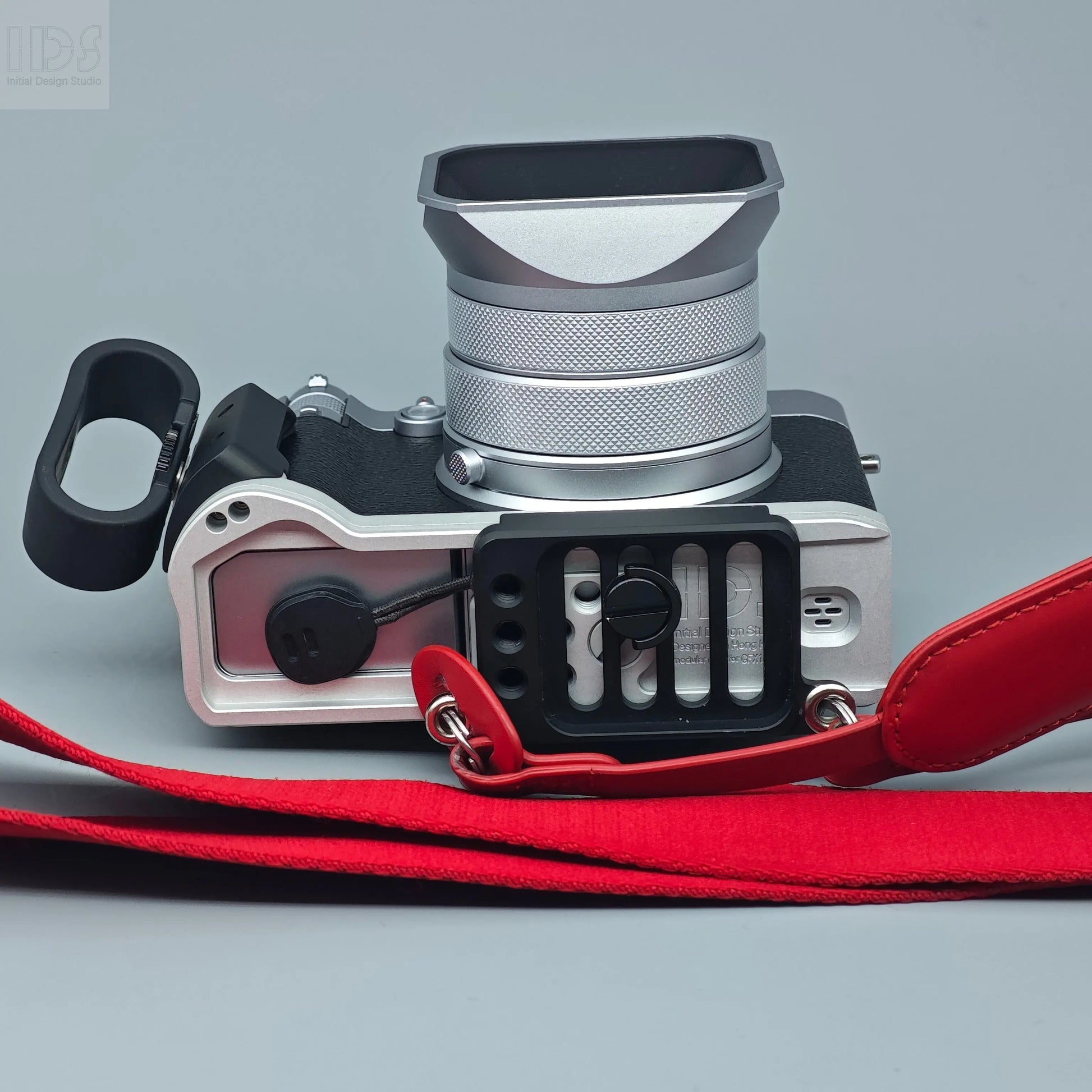 IDSworks modular Grip & Base plate for Fujifilm GFX100RF IDS initial design studio