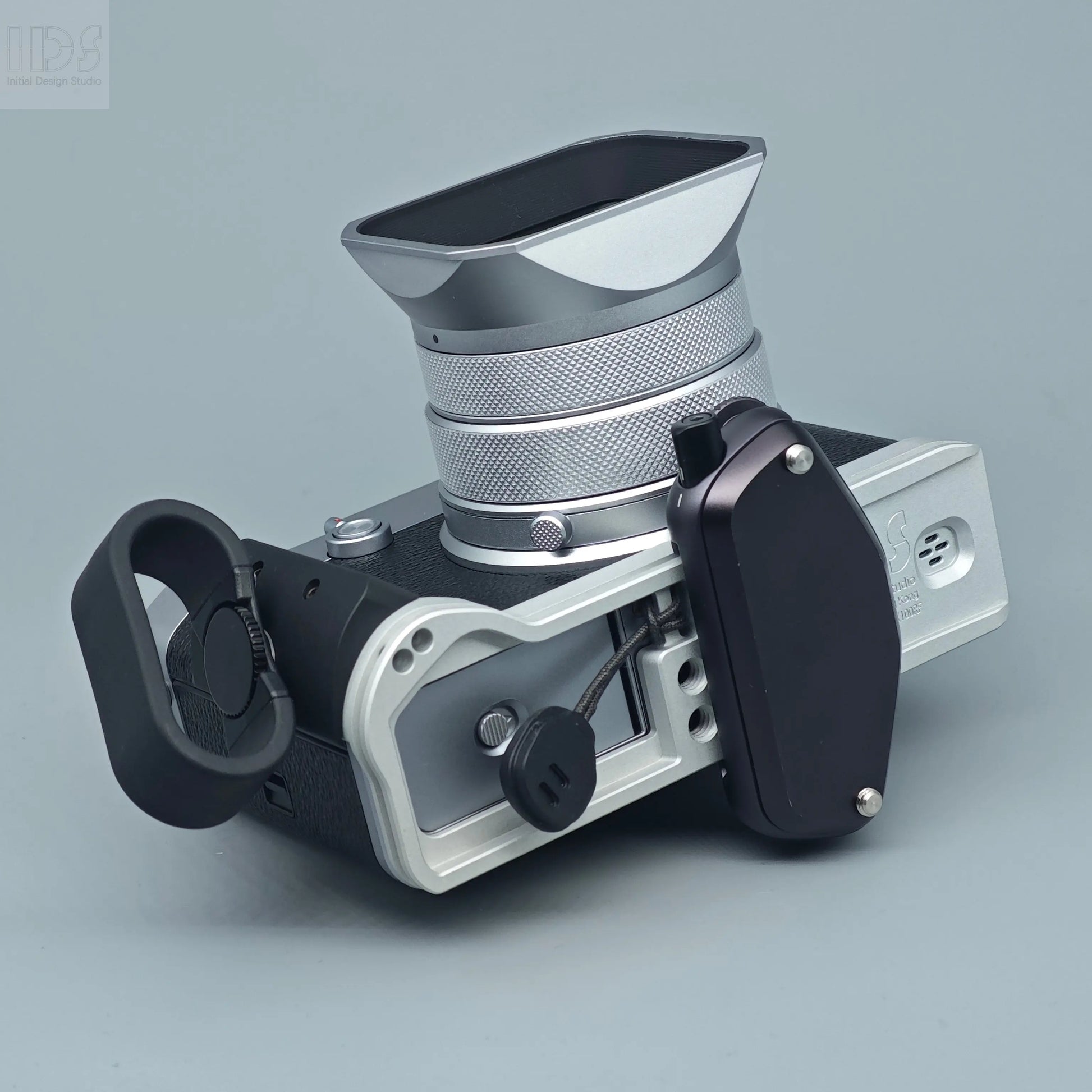 IDSworks modular Grip & Base plate for Fujifilm GFX100RF IDS initial design studio