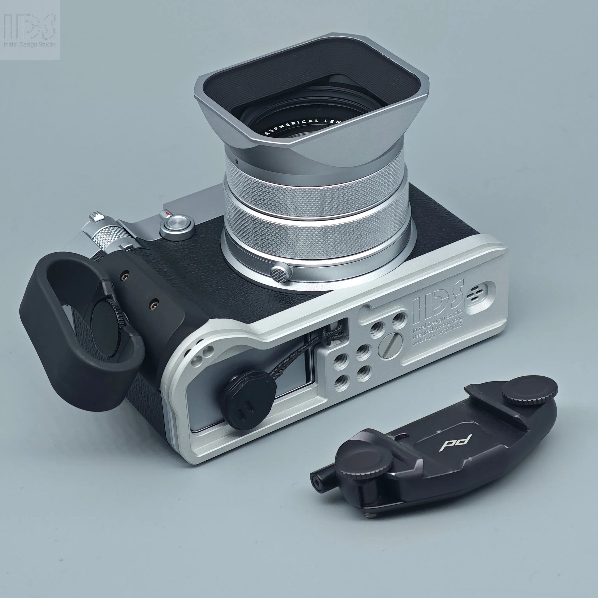 IDSworks modular Grip & Base plate for Fujifilm GFX100RF IDS initial design studio