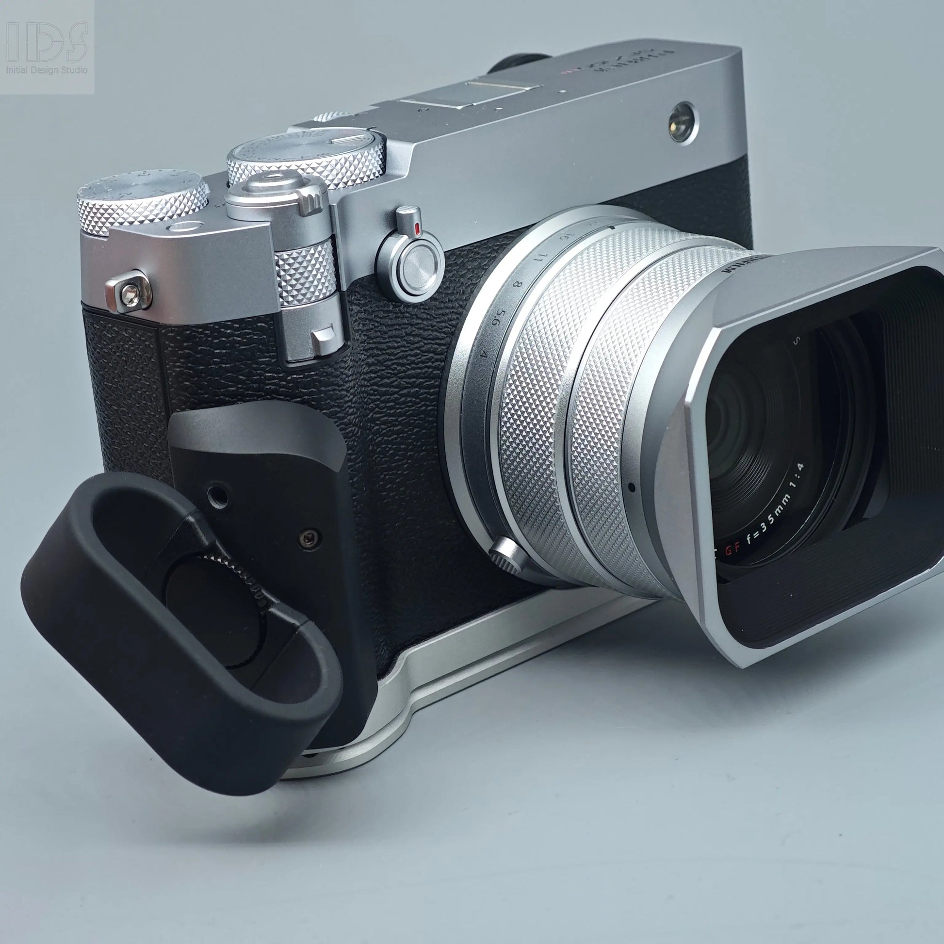 IDSworks modular Grip & Base plate for Fujifilm GFX100RF IDS initial design studio