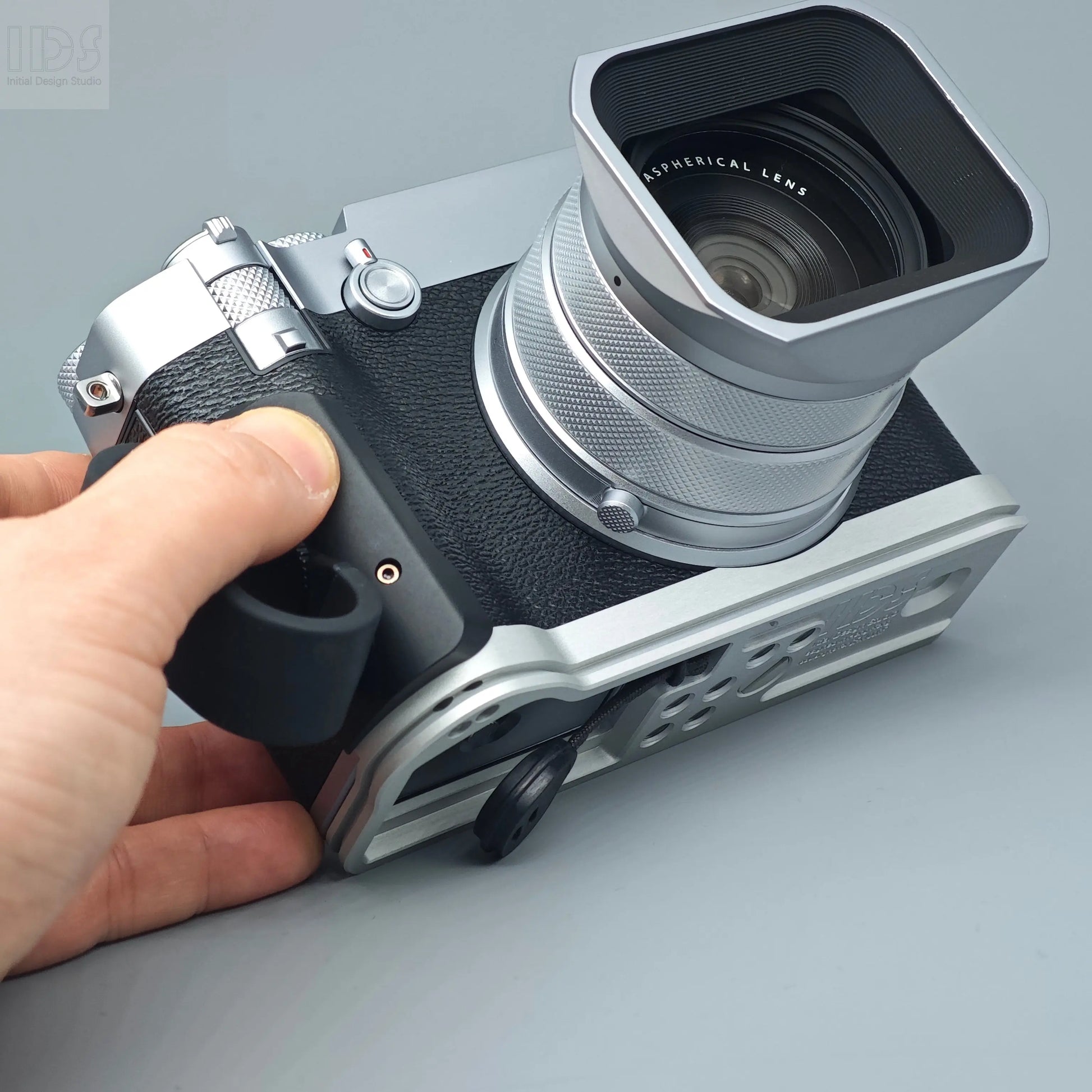 IDSworks modular Grip & Base plate for Fujifilm GFX100RF IDS initial design studio
