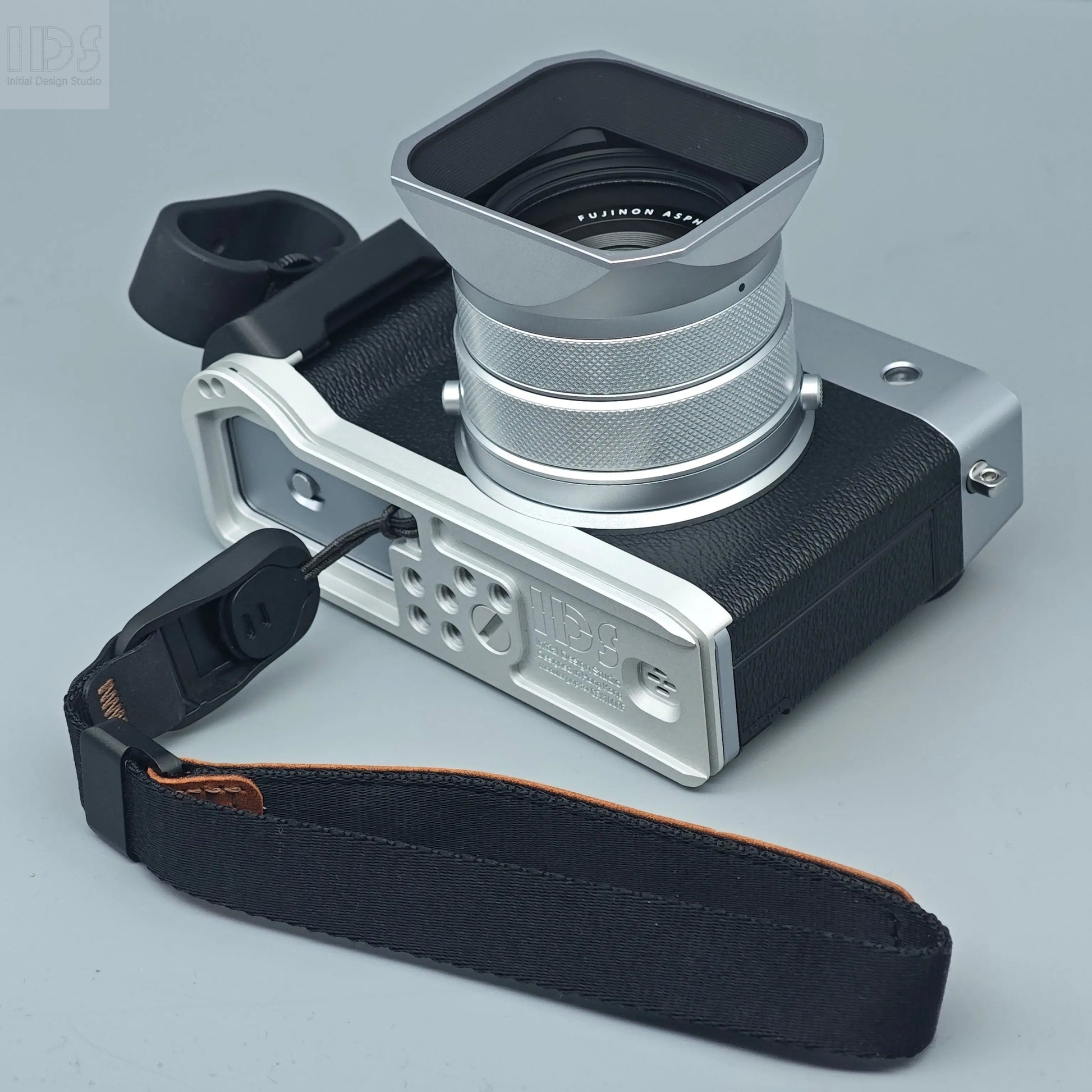 IDSworks modular Grip & Base plate for Fujifilm GFX100RF IDS initial design studio