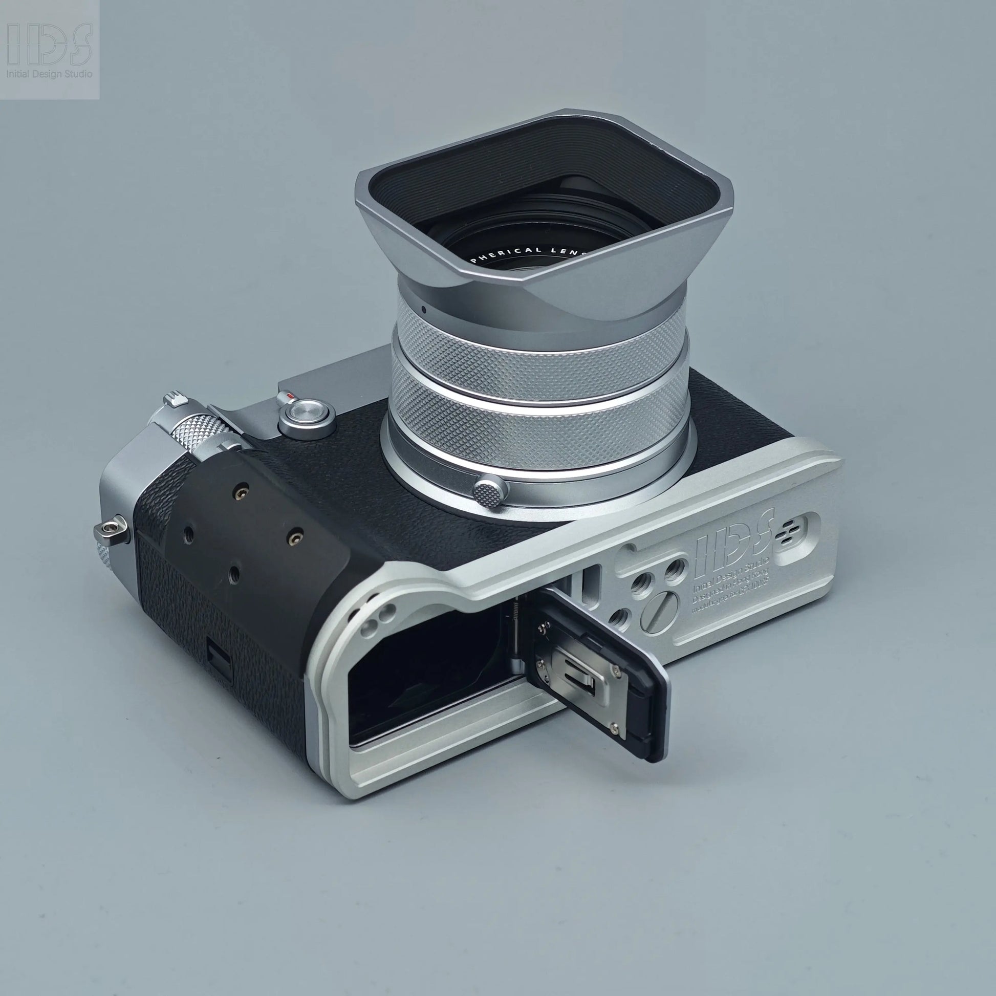 IDSworks modular Grip & Base plate for Fujifilm GFX100RF IDS initial design studio