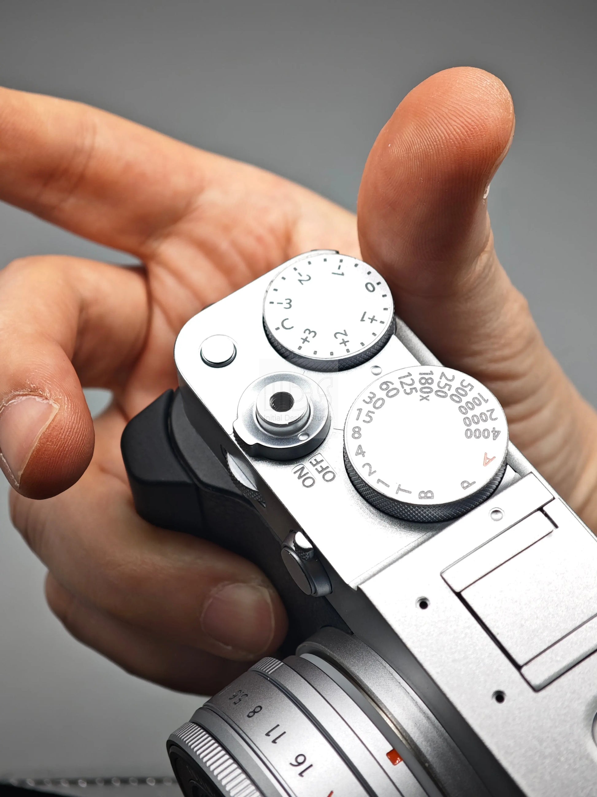 IDSworks modular grip for Fujifilm X-E5 IDS initial design studio