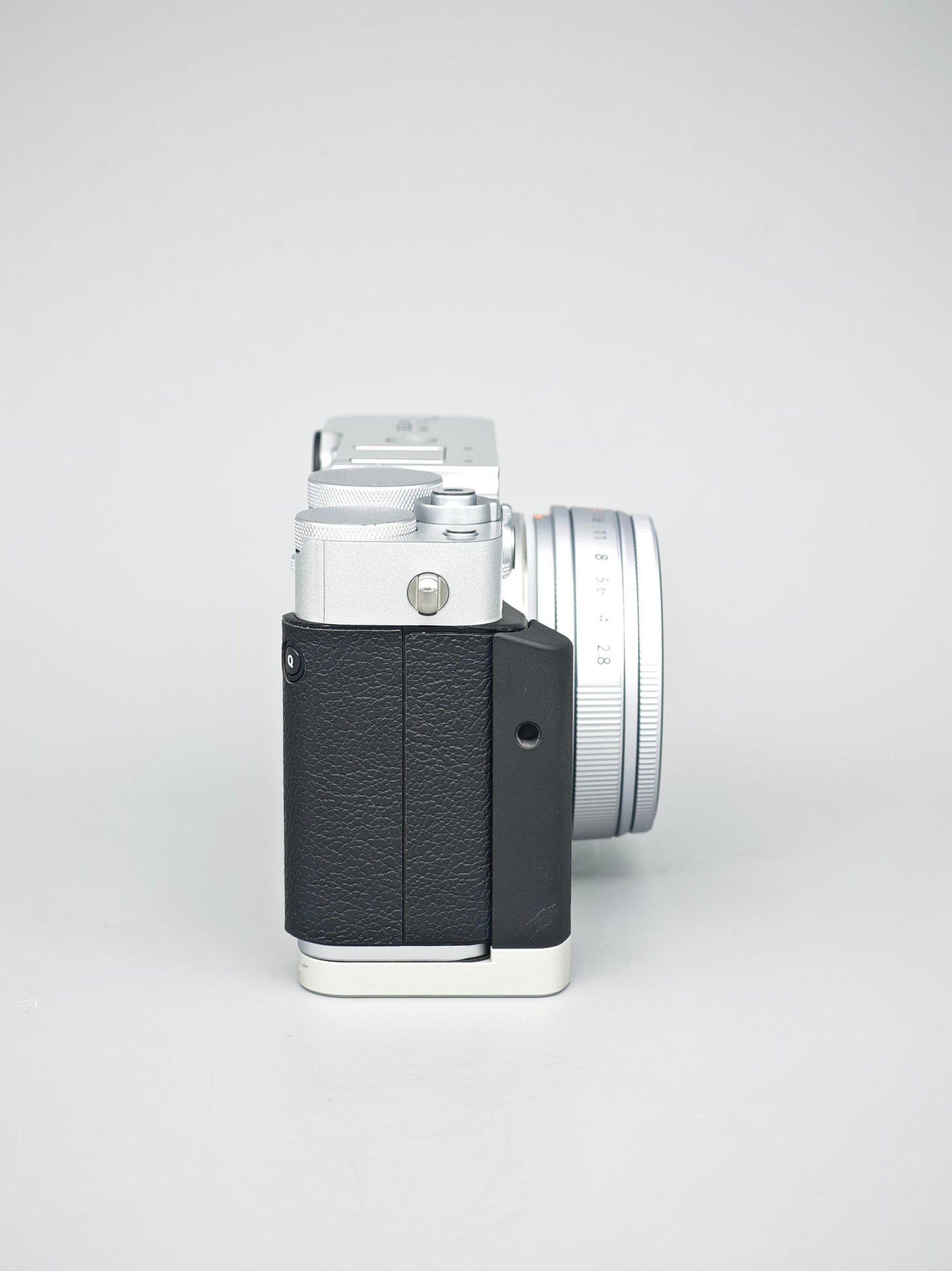 IDSworks modular grip for Fujifilm X-E5 IDS initial design studio