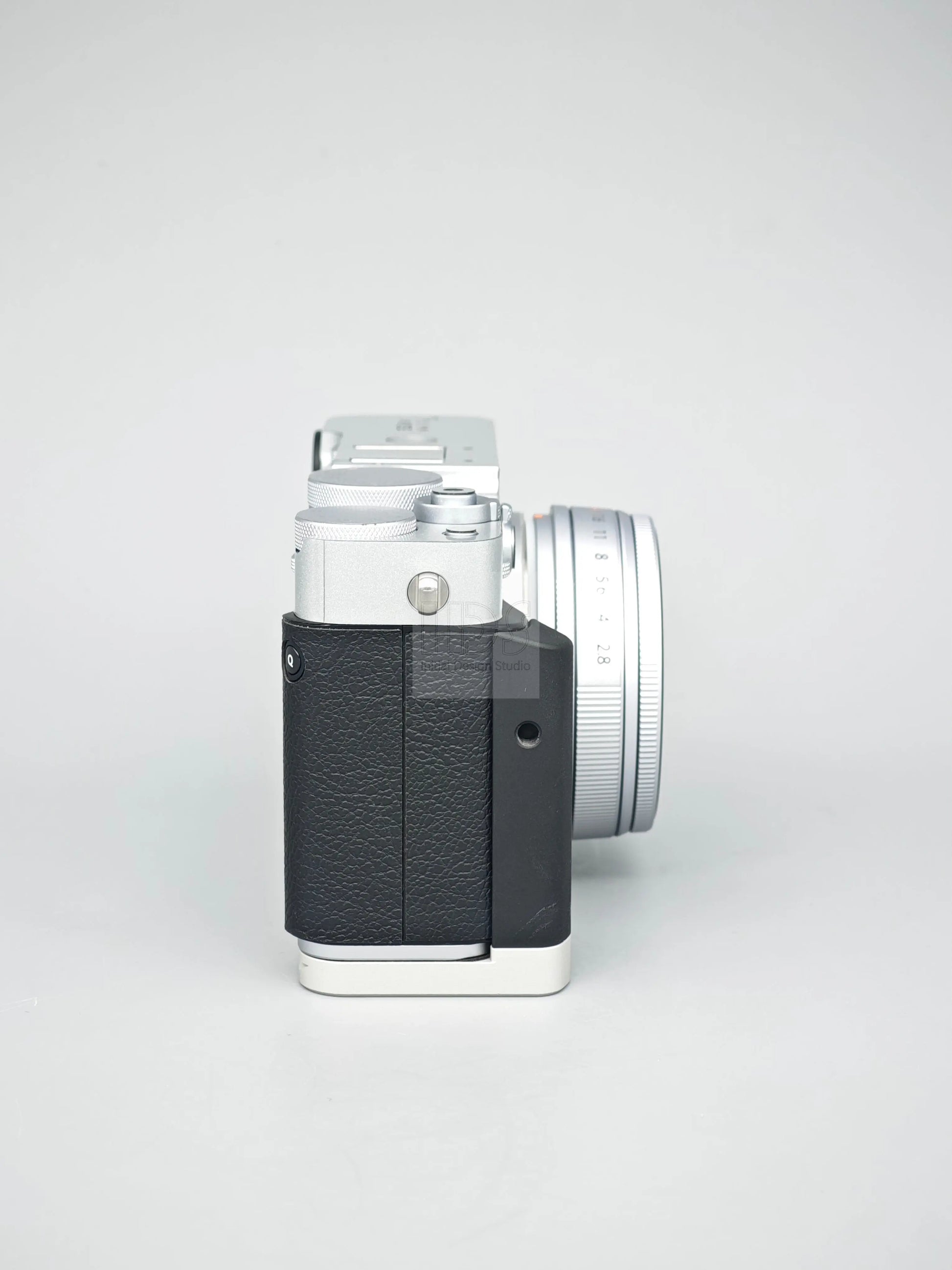 IDSworks modular grip for Fujifilm X-E5 IDS initial design studio
