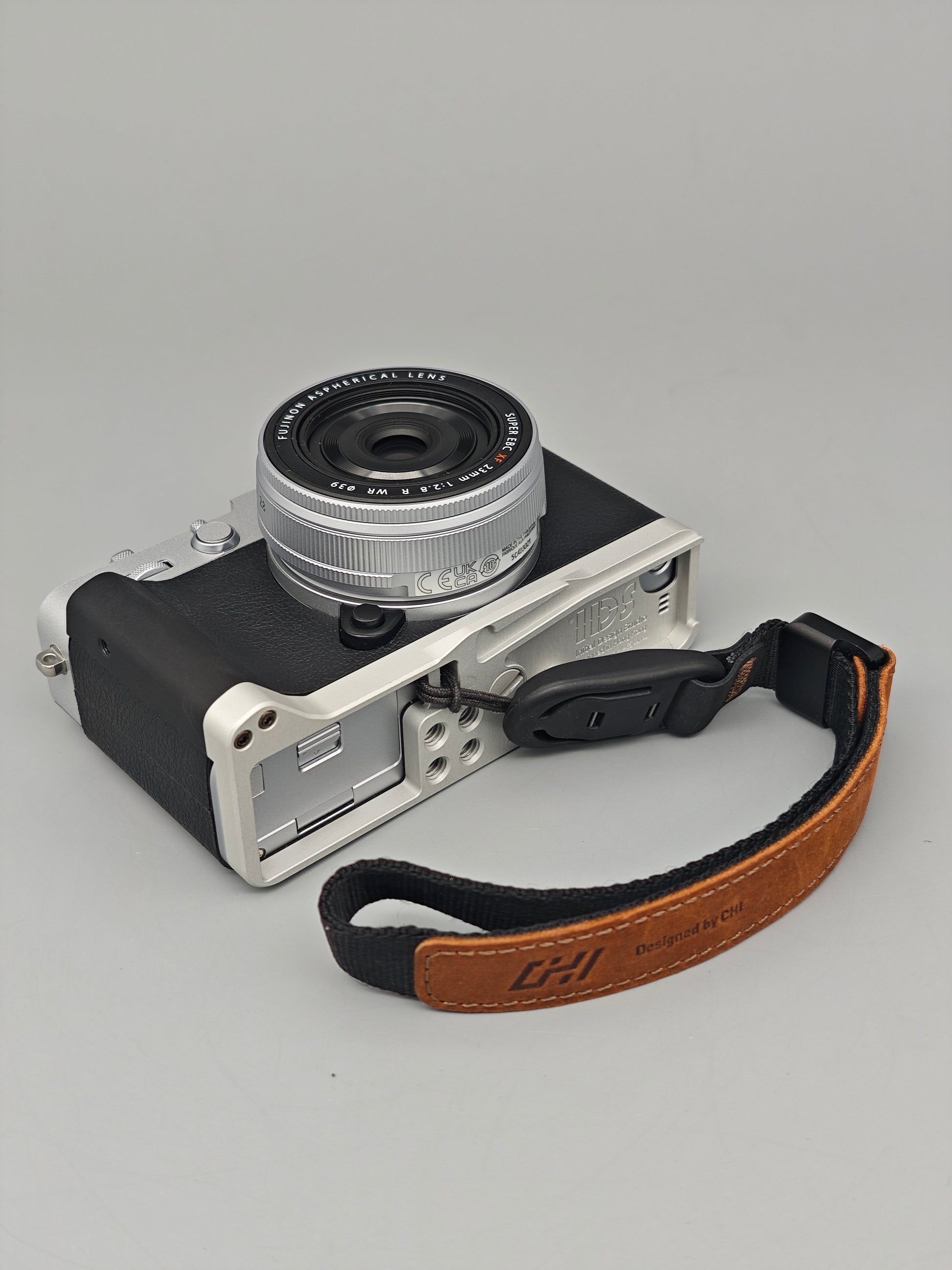 IDSworks modular grip for Fujifilm X-E5 IDS initial design studio