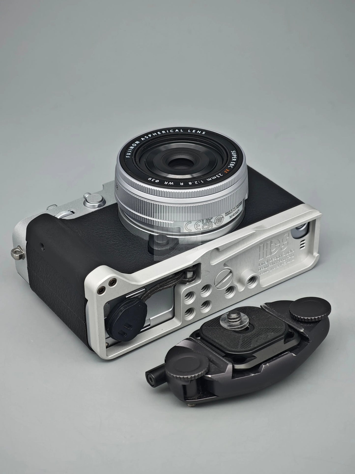 IDSworks modular grip for Fujifilm X-E5 IDS initial design studio