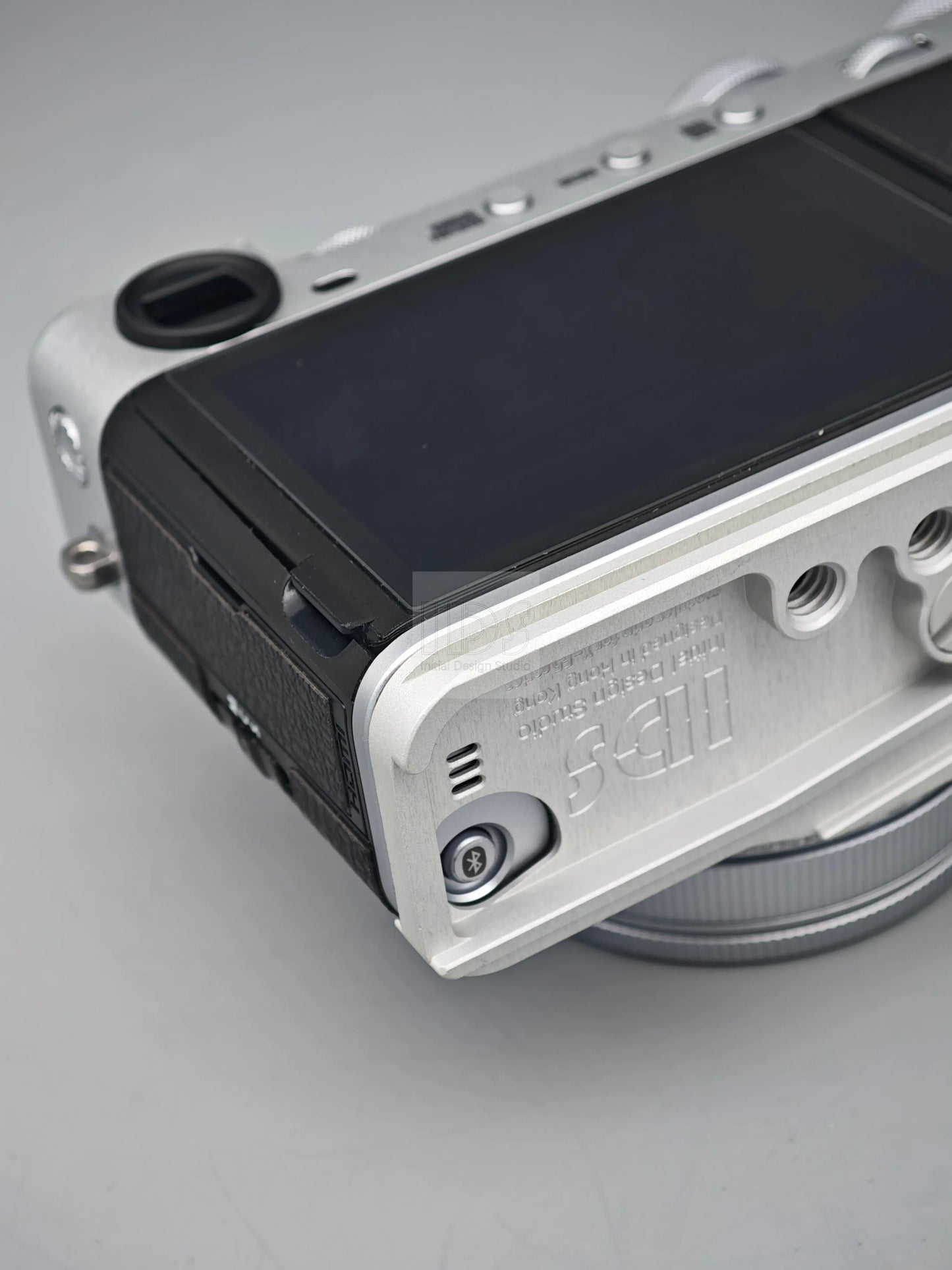 IDSworks modular grip for Fujifilm X-E5 IDS initial design studio