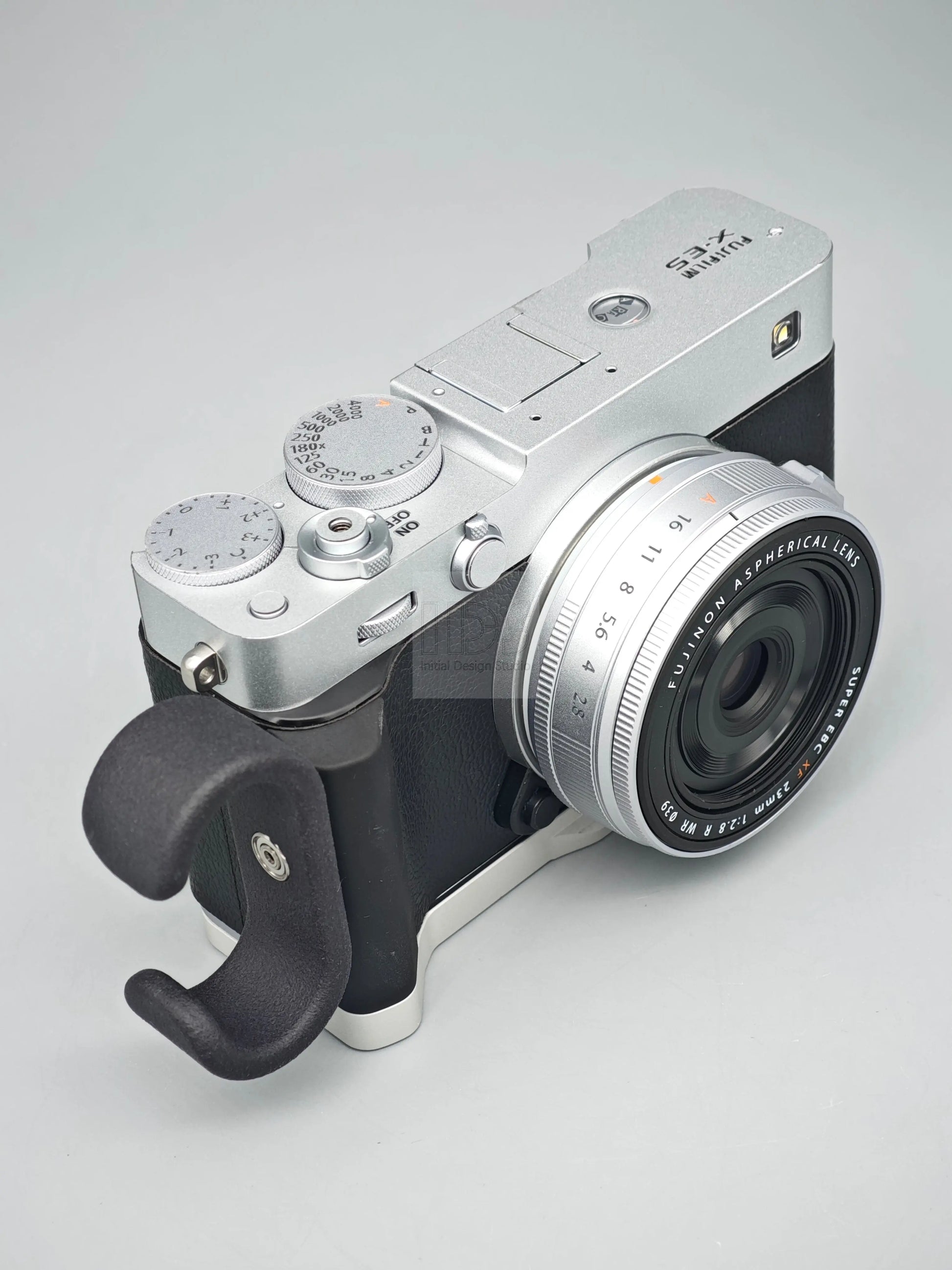 IDSworks modular grip for Fujifilm X-E5 IDS initial design studio