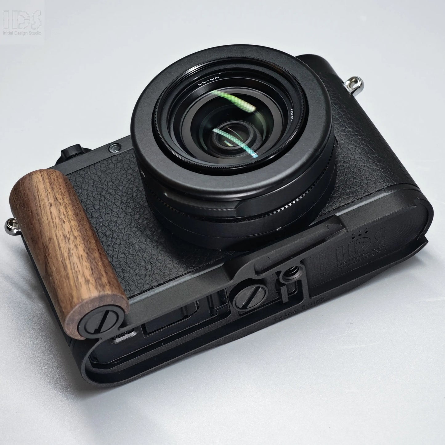 IDSworks modular grip for Leica D-Lux8 IDS initial design studio