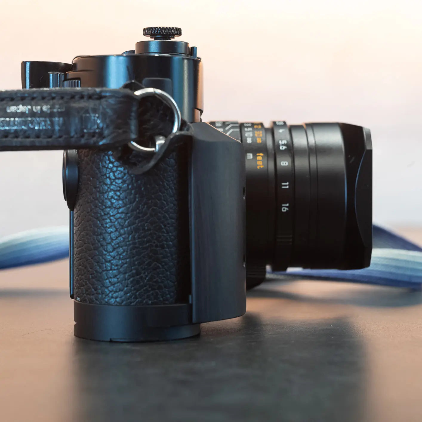 IDS modular grip for Leica M240