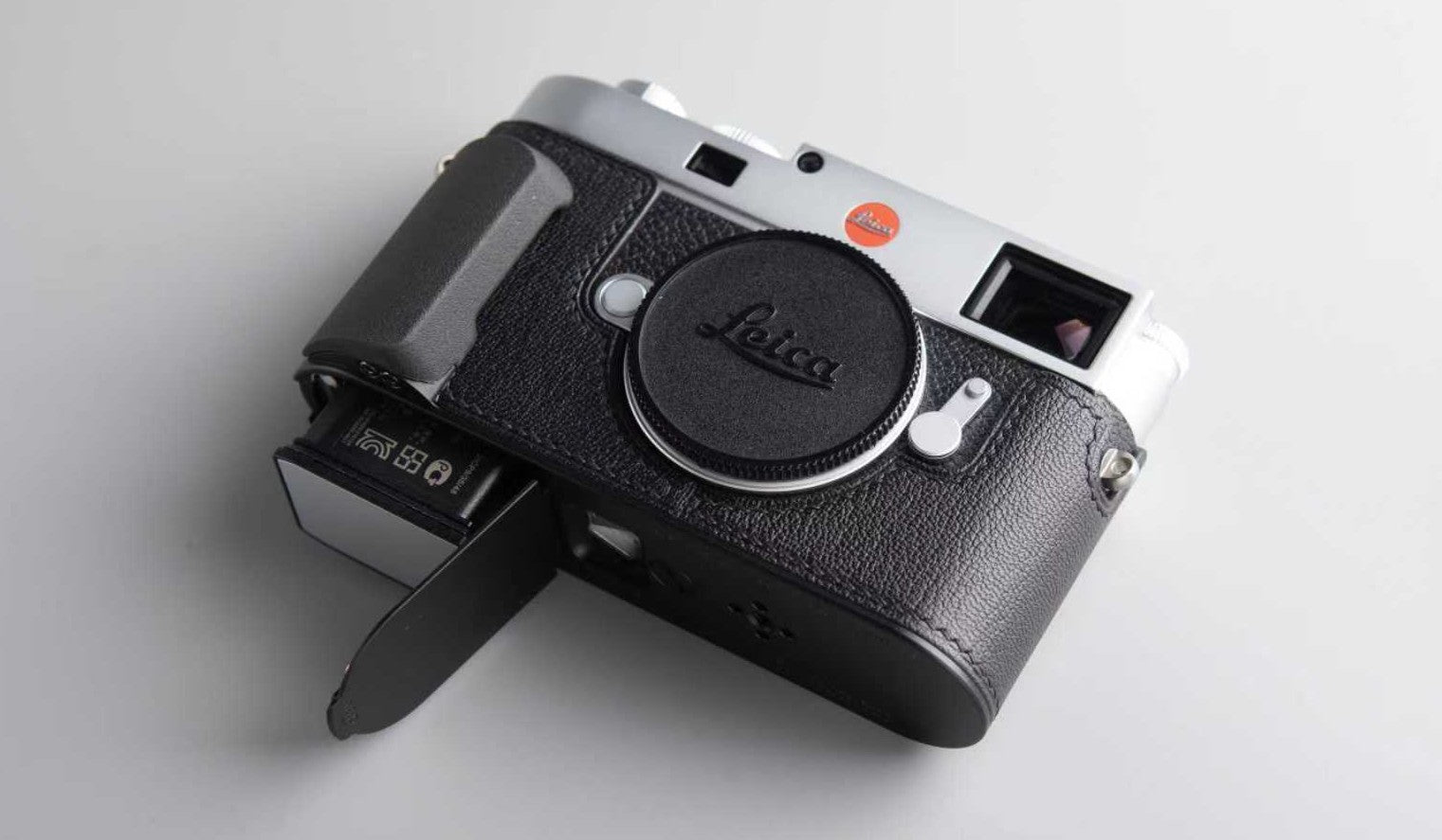 ライカ Leica R4s モータードライブワインダー ハンドグリップ付 ライカ Leica R4s モータードライブワインダー ハンドグリップ付 中古