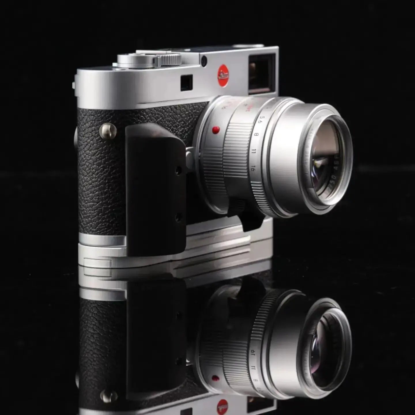 Leica M camera grip from IDSworks for both Digital or Film